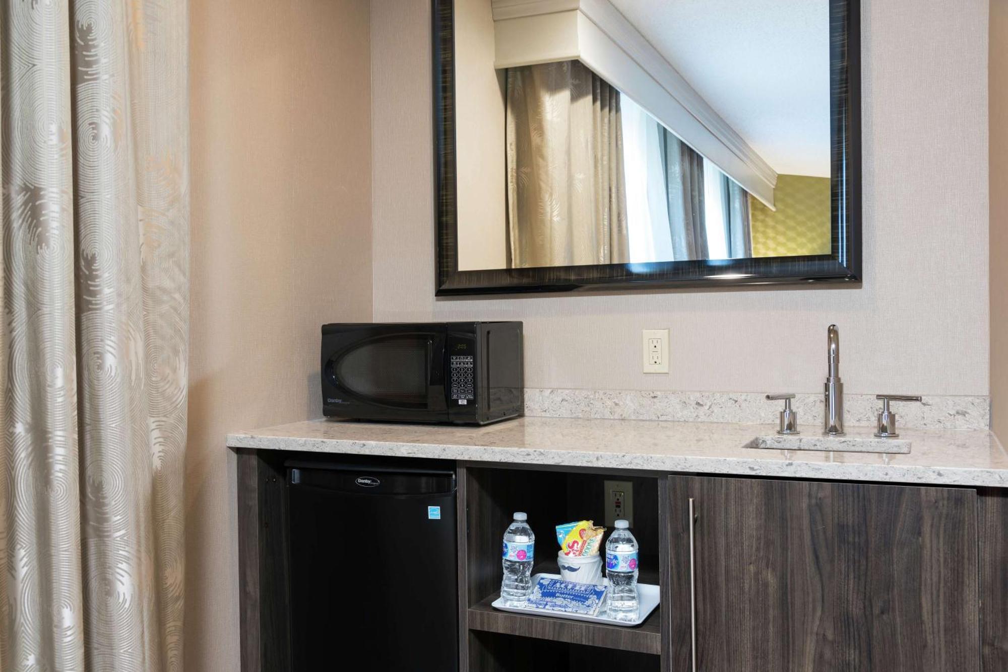 Hampton Inn Mount Pleasant Ngoại thất bức ảnh